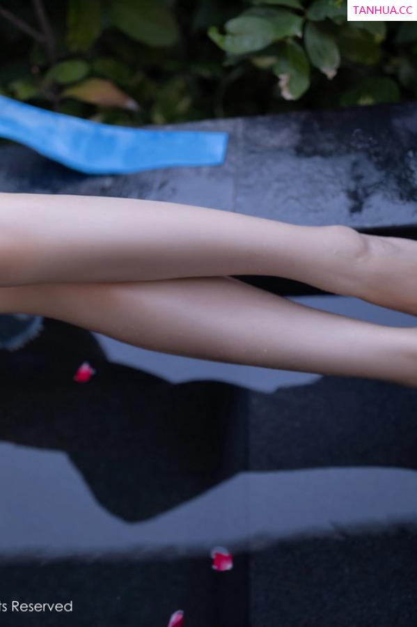 唐安琪  [XiuRen]高清写真图 2024.05.06 No.8492 唐安琪 美腿性感第37张图片